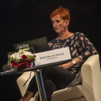 konference 104