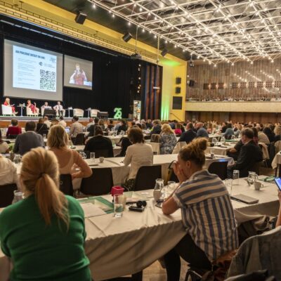 konference 107
