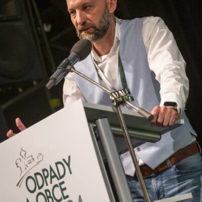 konference 33