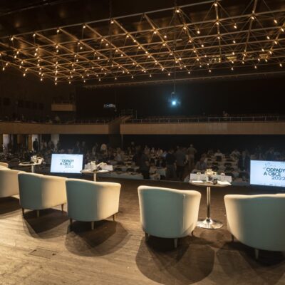 konference 9