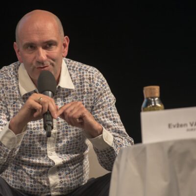 konference 176