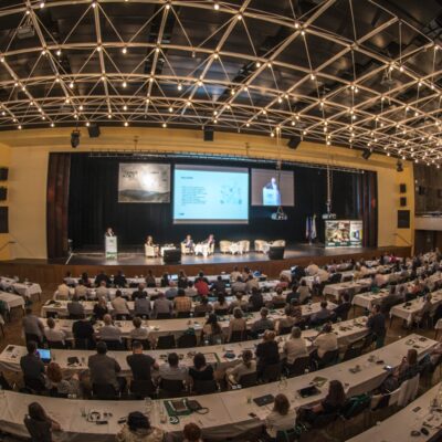 konference 33